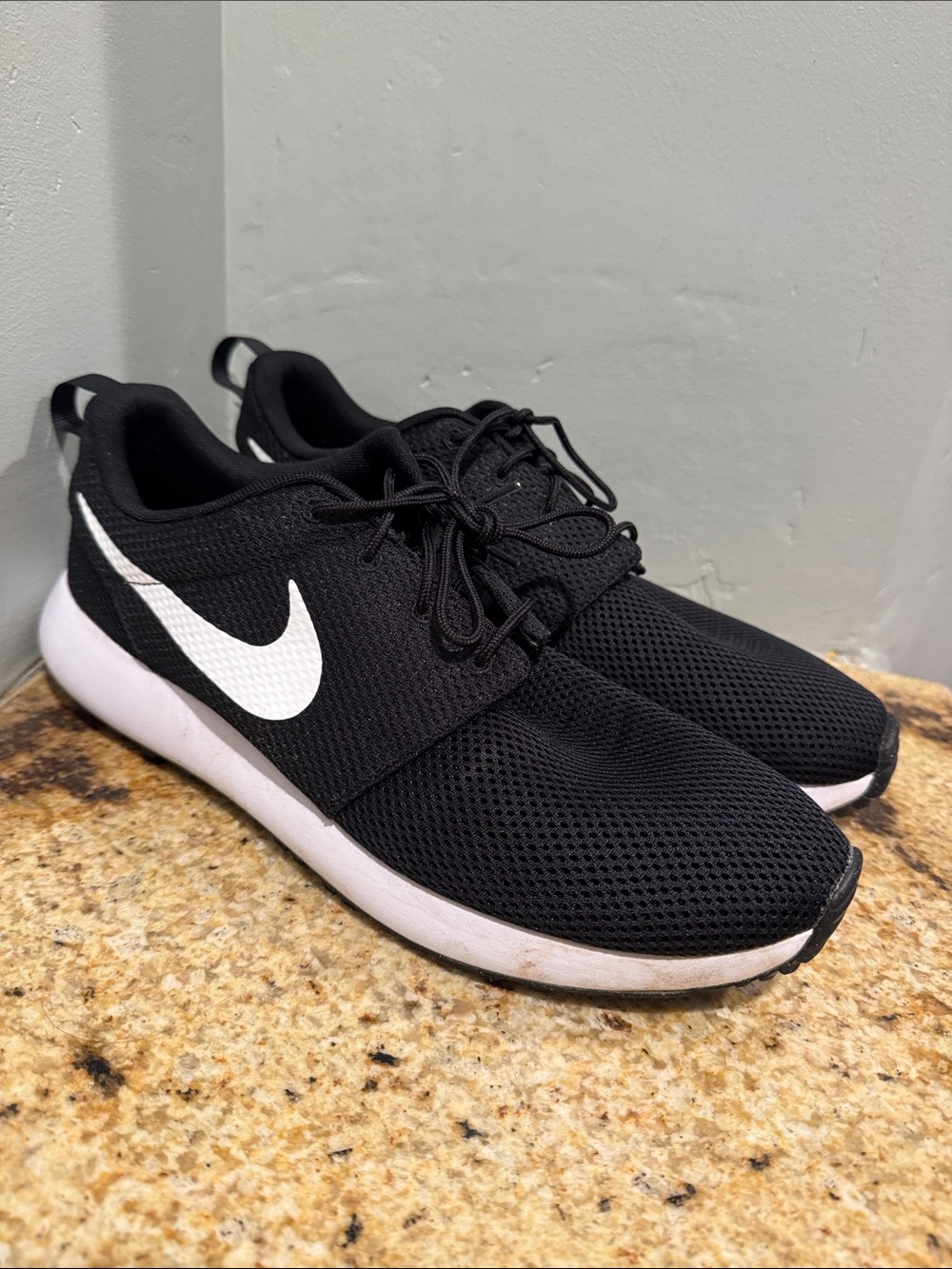 Nike Roshe Black Breathable Mesh Golf Shoes Athletic Sneakers with White Swoosh